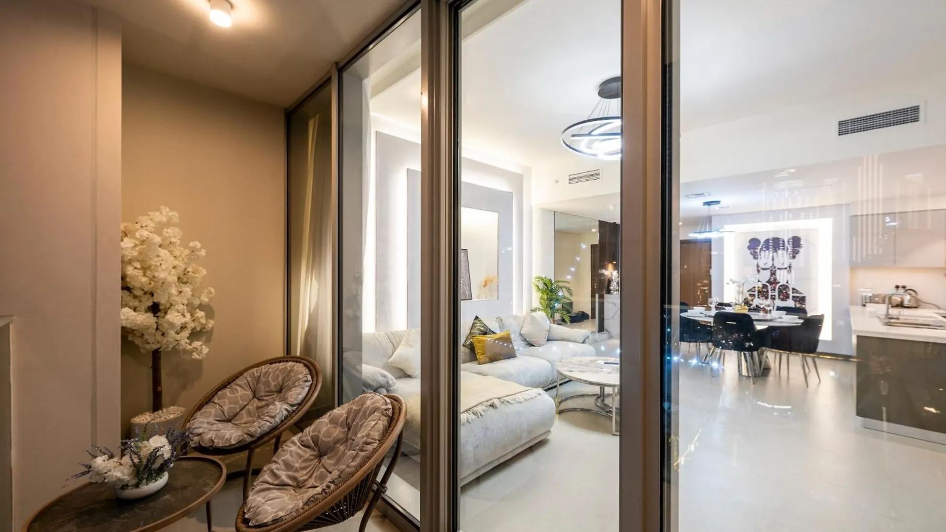 3 Bedrooms Forte Tower 1- Downtown Skylight Dubai Apartment